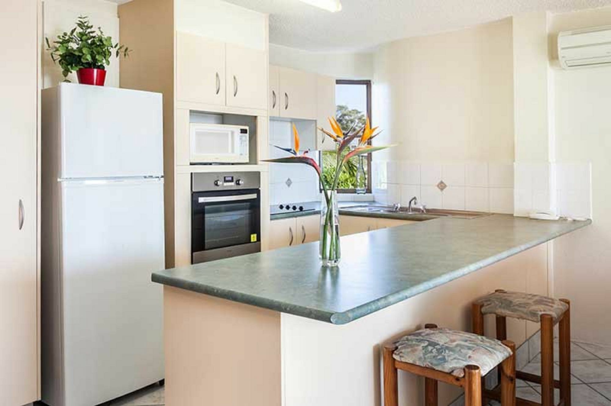 Alexandria Apartments Alexandra Headland Buitenkant foto